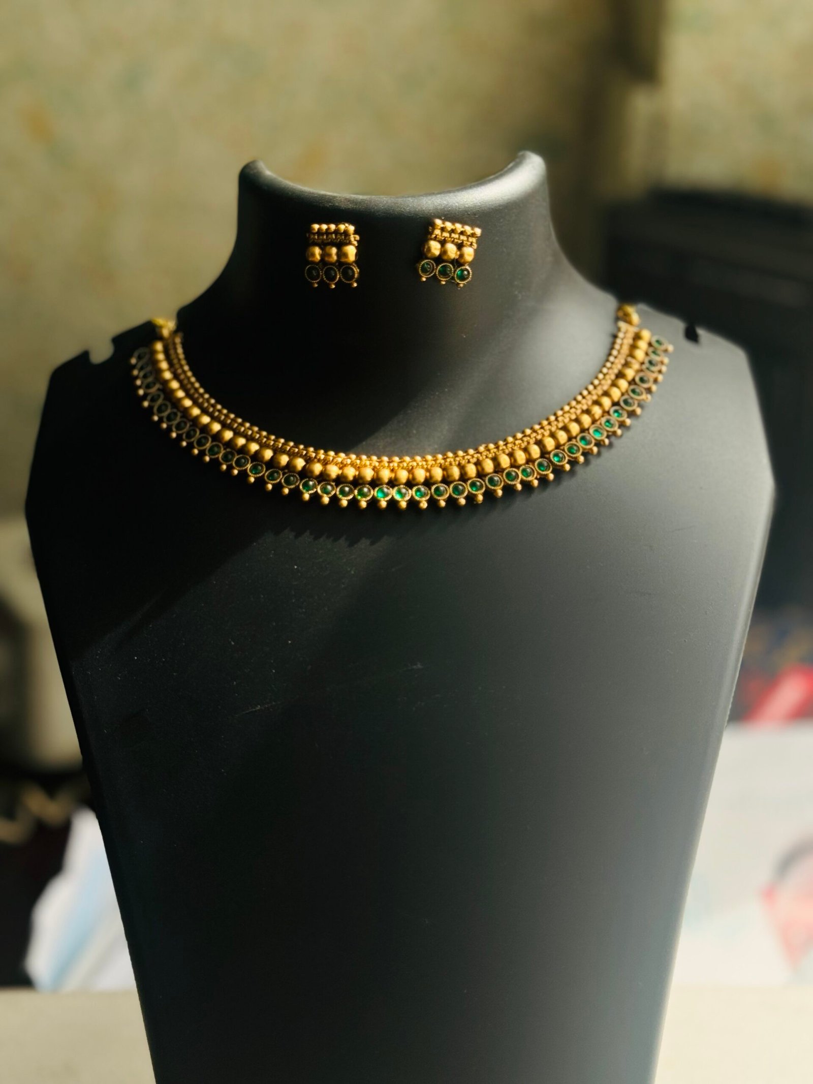 Necklace and earring set